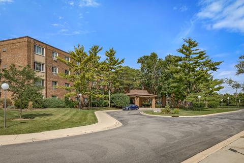 1500 Robin Cir #105, Hoffman Estates, IL 60169 photo 2