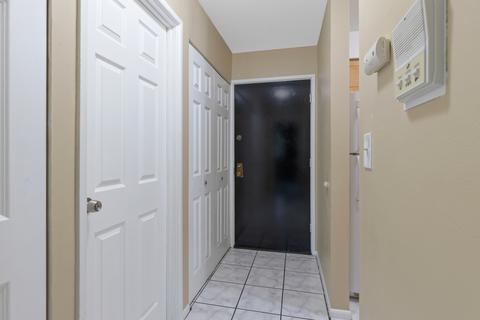 1500 Robin Cir #105, Hoffman Estates, IL 60169 photo 11