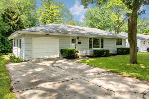 110 S Gables Blvd, Wheaton, IL 60187 photo 1