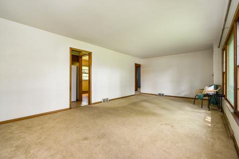 110 S Gables Blvd, Wheaton, IL 60187 photo 4