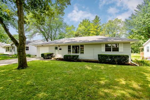 110 S Gables Blvd, Wheaton, IL 60187 photo 2