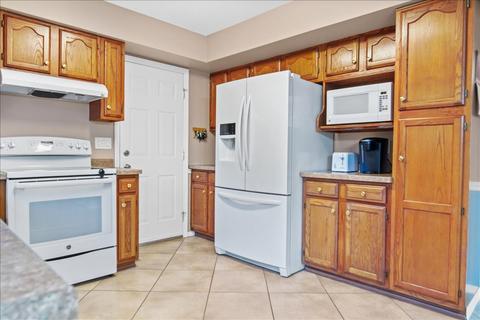 4 Boardwalk Cir, Bloomington, IL 61701 photo 4