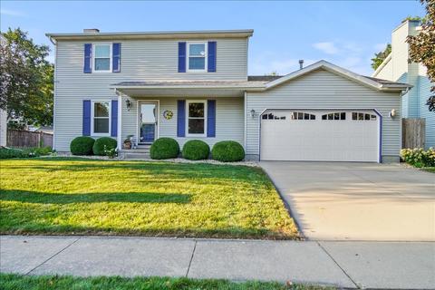 4 Boardwalk Cir, Bloomington, IL 61701 photo 1