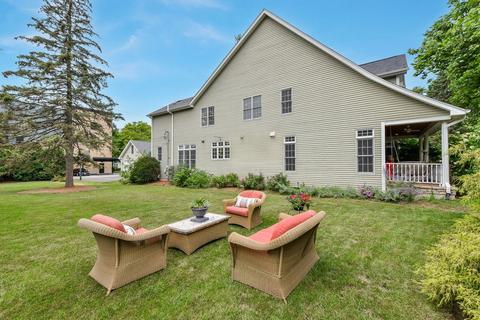 715 N Center St, Naperville, IL 60563 photo 4