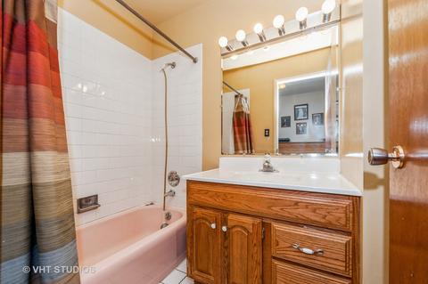 541 Dulles Rd, Des Plaines, IL 60016 photo 15