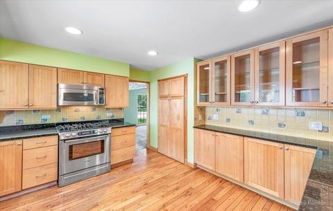 8 Woodbine Rd, Rolling Meadows, IL 60008 photo 8