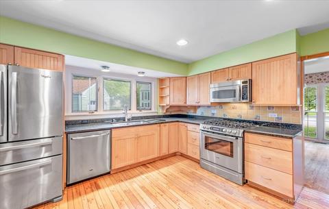 8 Woodbine Rd, Rolling Meadows, IL 60008 photo 11
