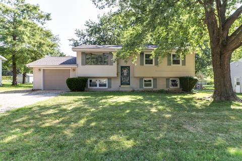 426 Standish Dr, Bloomington, IL 61704 photo 1