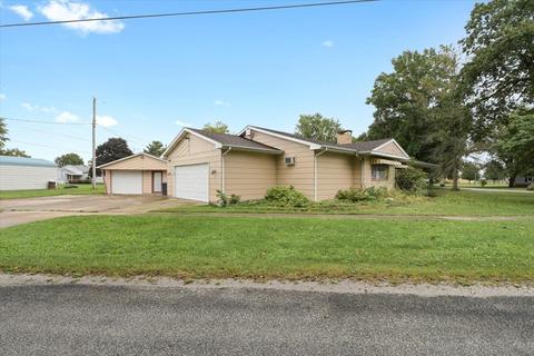 301 English St, Sidell, IL 61876 photo 2