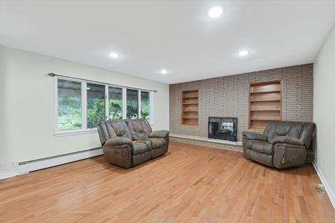 301 English St, Sidell, IL 61876 photo 9