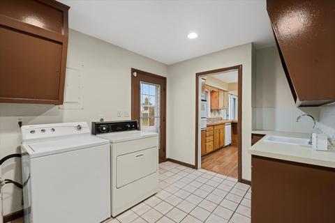 301 English St, Sidell, IL 61876 photo 21