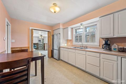 79 N Mclean Blvd, Elgin, IL 60123 photo 8