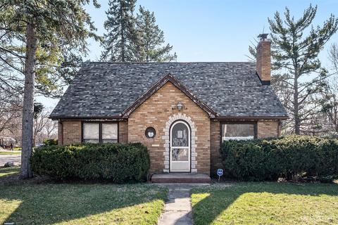 79 N Mclean Blvd, Elgin, IL 60123 photo 2