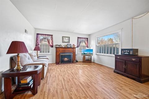 79 N Mclean Blvd, Elgin, IL 60123 photo 4