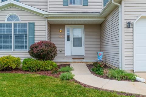 1410 Cashel Dr, Bloomington, IL 61704 photo 2