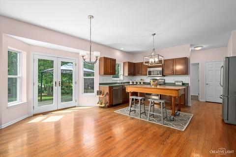 39 W180 E Mallory Dr, Geneva, IL 60134 photo 9