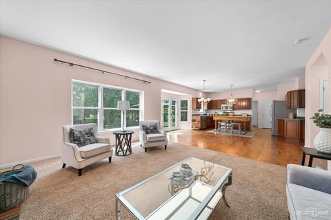 39 W180 E Mallory Dr, Geneva, IL 60134 photo 7