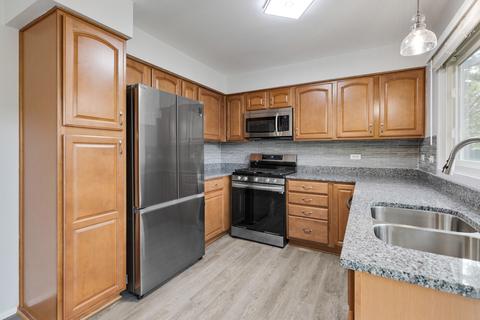 1992 Brighton Ln, Hoffman Estates, IL 60169 photo 14