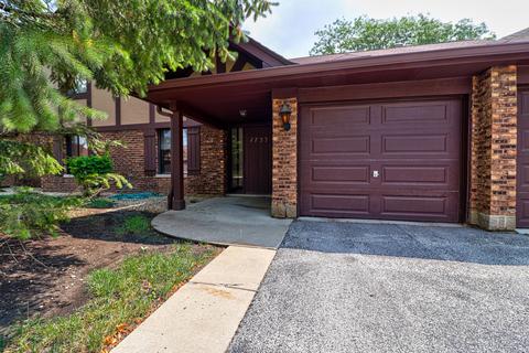 1733 Harrow Ct #D, Wheaton, IL 60189 photo 2