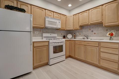 1733 Harrow Ct #D, Wheaton, IL 60189 photo 3