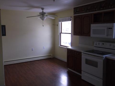 218 E Peru St, Princeton, IL 61356 photo 3
