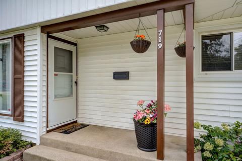 719 S Merle Ln, Wheeling, IL 60090 photo 5