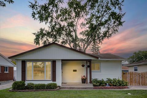 719 S Merle Ln, Wheeling, IL 60090 photo 2