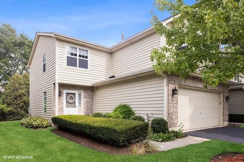 93 Townsend Cir, Naperville, IL 60565 photo 1