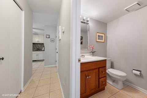 93 Townsend Cir, Naperville, IL 60565 photo 10