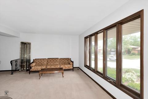 15312 Maple Dr, Oak Forest, IL 60452 photo 5
