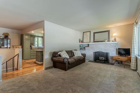 1302 W Windsor Rd, Champaign, IL 61821 photo 4