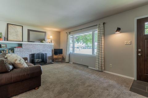 1302 W Windsor Rd, Champaign, IL 61821 photo 3