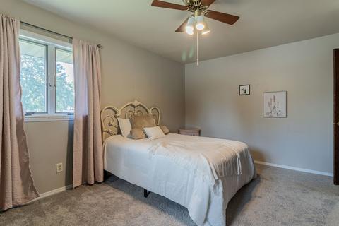 1302 W Windsor Rd, Champaign, IL 61821 photo 17