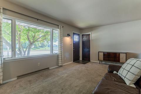 1302 W Windsor Rd, Champaign, IL 61821 photo 5