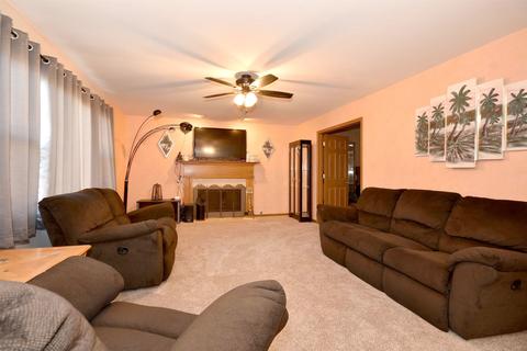 329 Plainview Dr, Bolingbrook, IL 60440 photo 2