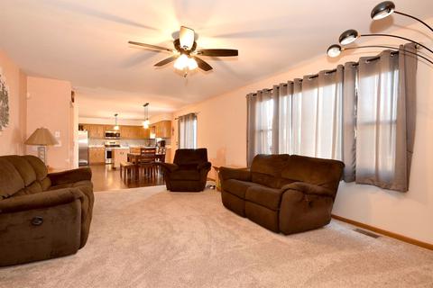 329 Plainview Dr, Bolingbrook, IL 60440 photo 3