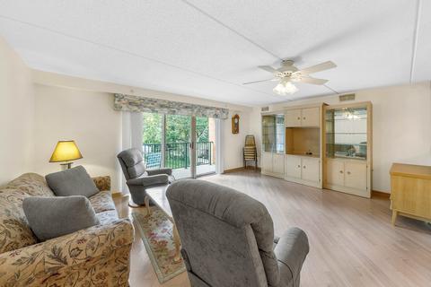 1600 E Thacker St #311, Des Plaines, IL 60016 photo 2
