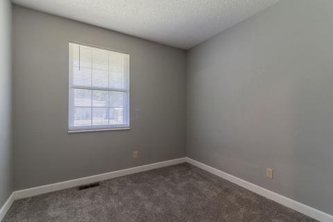 609 Castleton Dr, Champaign, IL 61821 photo 15