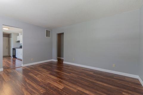 609 Castleton Dr, Champaign, IL 61821 photo 6