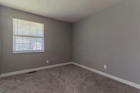 609 Castleton Dr, Champaign, IL 61821 photo 11