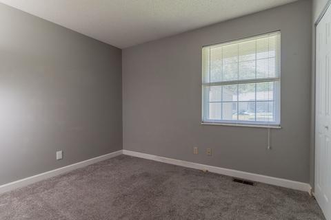 609 Castleton Dr, Champaign, IL 61821 photo 13