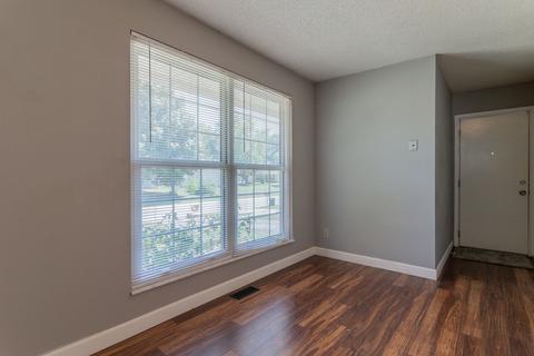 609 Castleton Dr, Champaign, IL 61821 photo 10