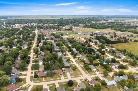 125 E Webb St, Sandwich, IL 60548 photo 4