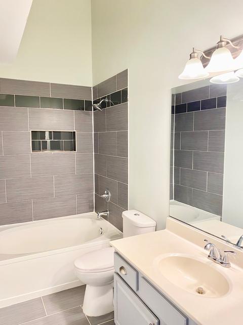 2621 N Augusta Dr, Wadsworth, IL 60083 photo 7