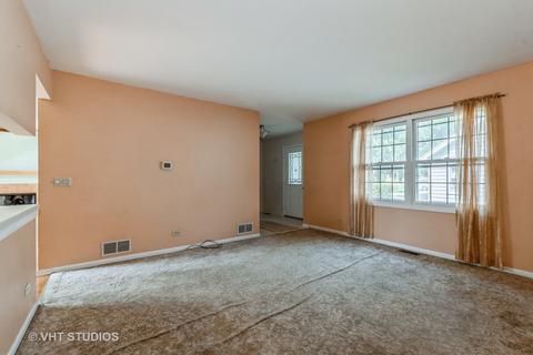 2310 Robin Ln, Elgin, IL 60123 photo 3