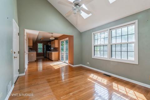 2310 Robin Ln, Elgin, IL 60123 photo 7
