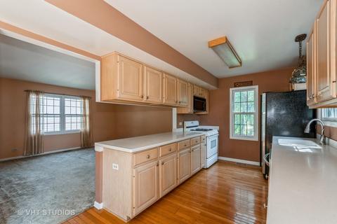 2310 Robin Ln, Elgin, IL 60123 photo 5