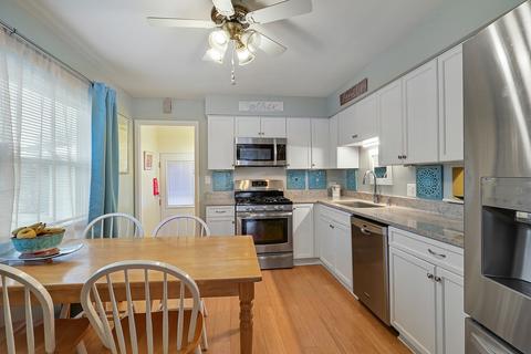 1206 Pershing Ave, Wheaton, IL 60189 photo 3