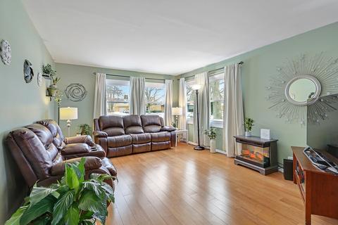 1206 Pershing Ave, Wheaton, IL 60189 photo 2