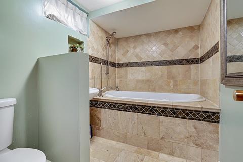 1206 Pershing Ave, Wheaton, IL 60189 photo 9